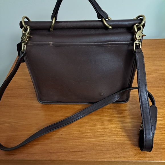 Authentic brown Coach Willis bag with stamped serial number inside & Coach tag - Picture 6 of 6